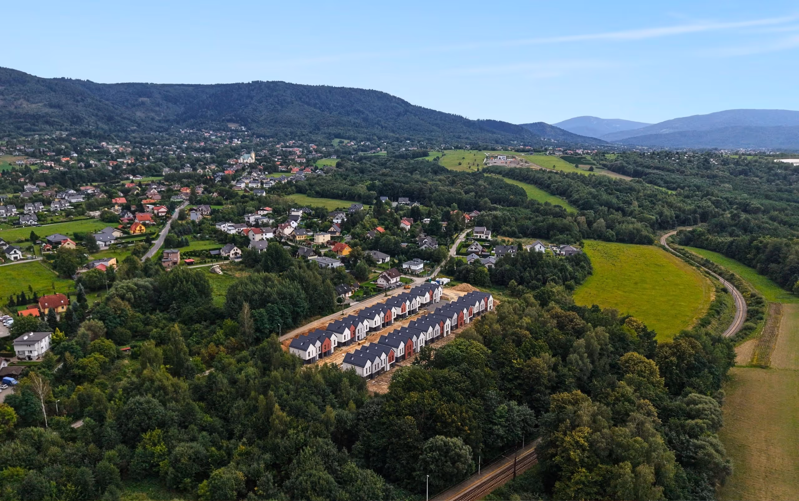 ZIELONA OKOLICA, PLAC ZABAW, TĘŻNIA SOLANKOWA, DOM W CENIE MIESZKANIA