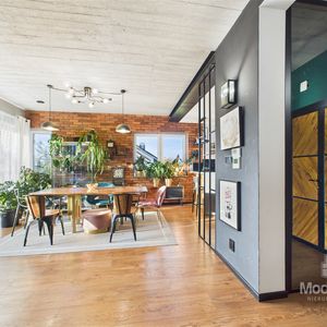 Nowoczesna oaza z basenem i ogrodem zimowym. — zdjęcie 3