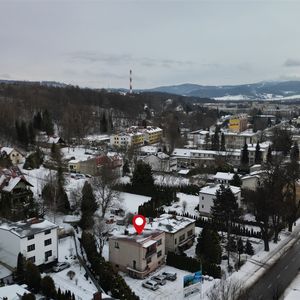 DOM Z POTENCJAŁEM + DUŻY PARKING (BLISKO CENTRUM) — zdjęcie 3